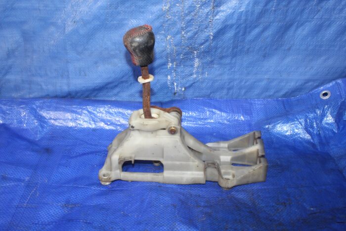 2000-2005 Toyota Celica GT GTS 1.8L Shifter Box w/ Shift Knob JDM 1ZZ-FE 1ZZ